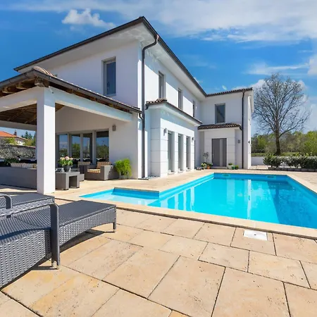 Bel With Pool * Klenovica