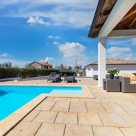 Bel With Pool Klenovica