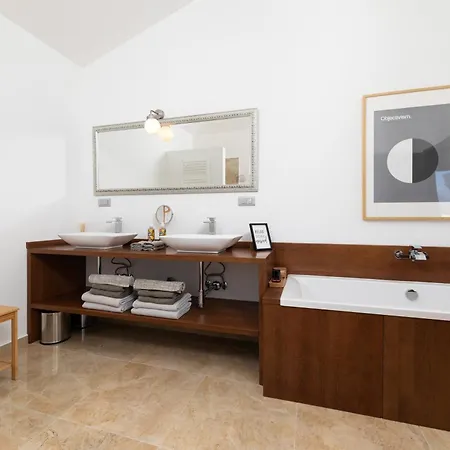 Villa Bel With Pool Klenovica