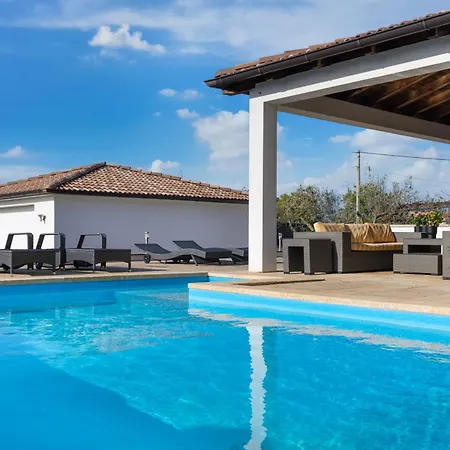 Villa Bel With Pool *